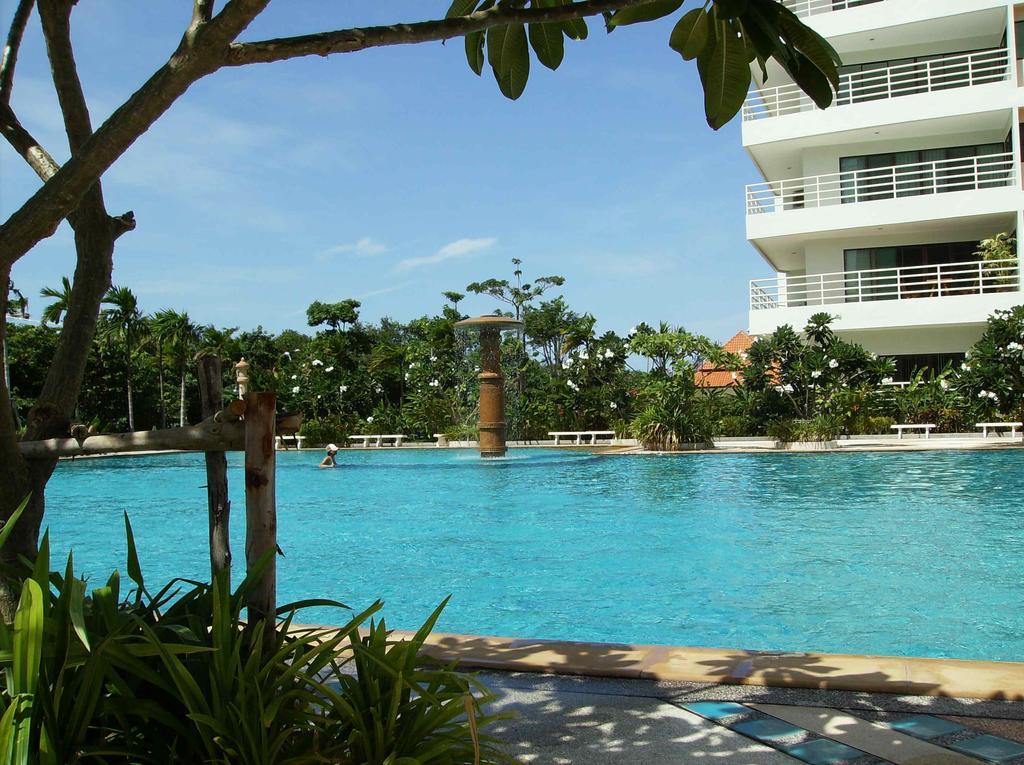 View Talay 5 At Nong Apartment Pattaya Eksteriør billede